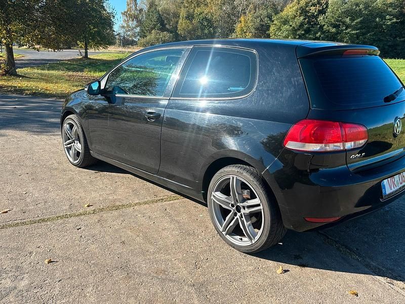 Gebraucht VW Golf VI 80 PS (58 kW) 2010 Schwarz Kleinwagen