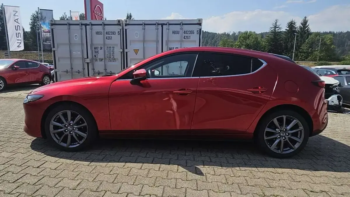 Gebraucht Mazda 3 Selection 122 PS (89 kW) 2021 Magmarot Limousine