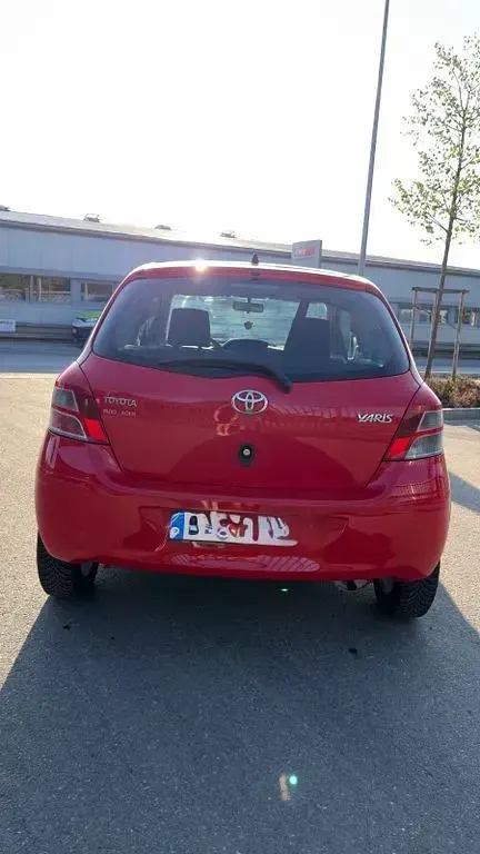 Gebraucht Toyota Yaris Cool 69 PS (50 kW) 2011 Rot Kleinwagen