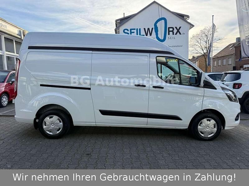Gebraucht Ford Transit Custom Trend 170 PS (125 kW) 2022 Frostweiß Van / Kleinbus