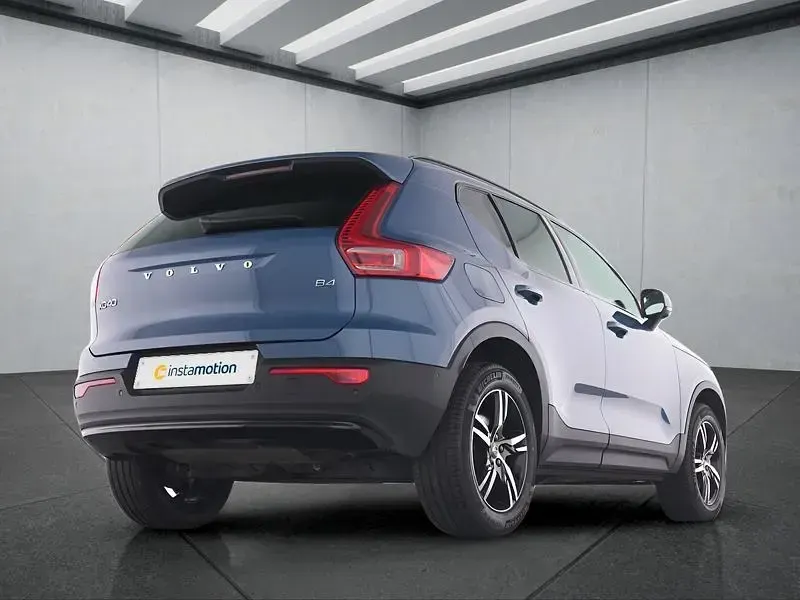 Gebraucht Volvo XC40 Plus 197 PS (144 kW) 2025 Blau SUV