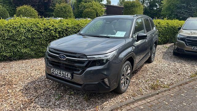 Grau Neu 2025 Subaru Forester Platinum SUV | 46.490 € (Etwas zu teuer) - Bild 1/4