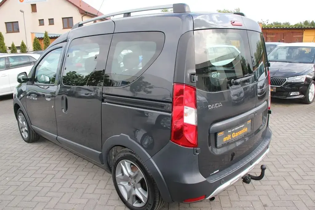 Gebraucht Dacia Dokker Celebration 116 PS (85 kW) 2017 Grau Van / Kleinbus