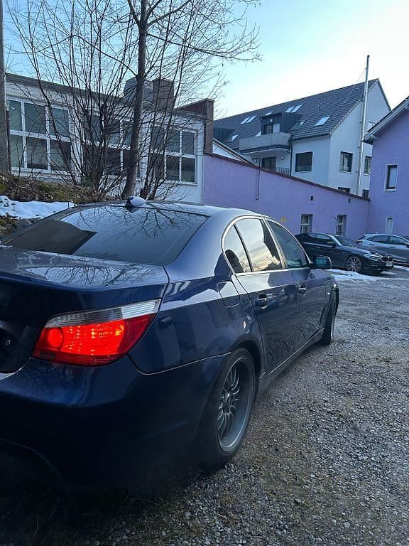 Gebraucht BMW 525 M Sport 192 PS (141 kW) 2004 Blau Limousine