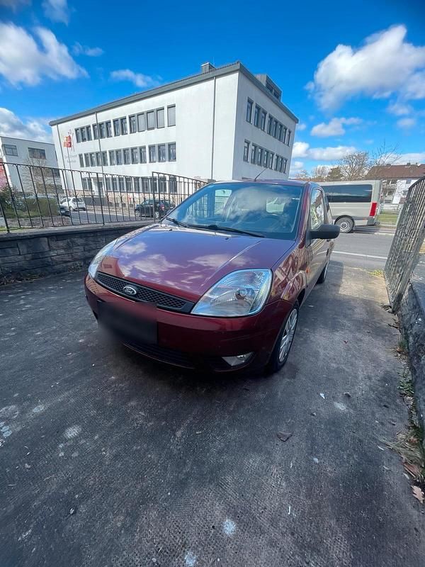 Gebraucht Ford Fiesta 75 PS (55 kW) 2003 Rot Kleinwagen