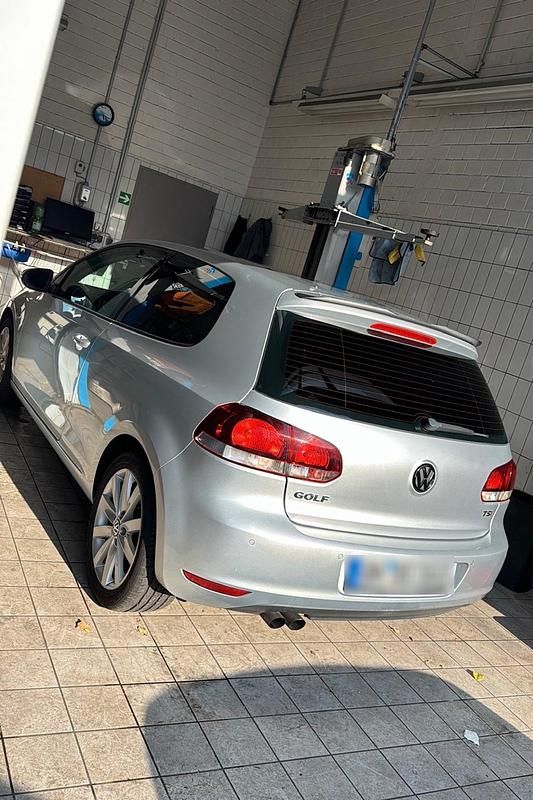 Gebraucht VW Golf 122 PS (89 kW) 2010 Silber Coupé