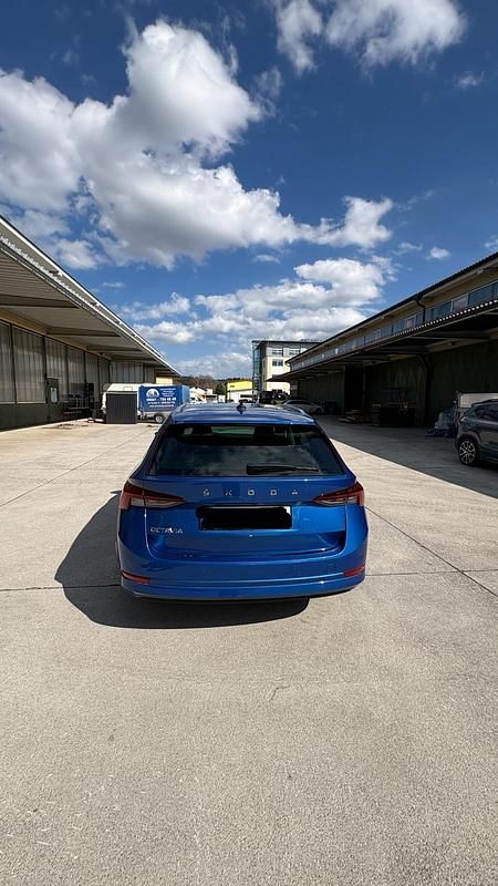Gebraucht Skoda Octavia 110 PS (80 kW) 2021 Blau Kombi