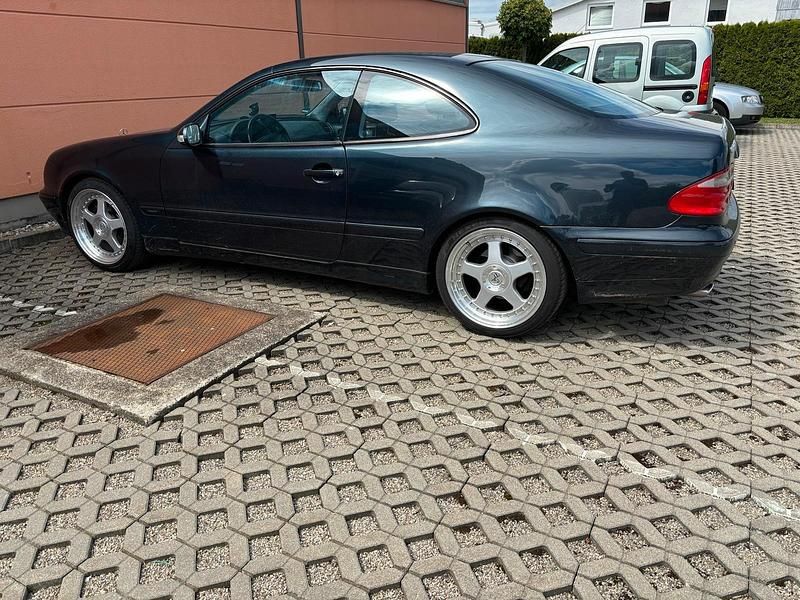 Gebraucht Mercedes CLK230 197 PS (144 kW) 2000 Schwarz Coupé