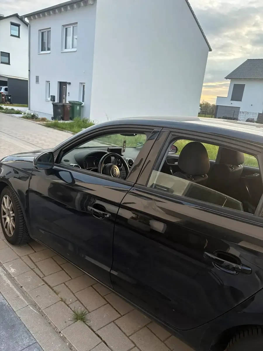Gebraucht Audi A1 S-Line 122 PS (89 kW) 2013 Schwarz Kleinwagen