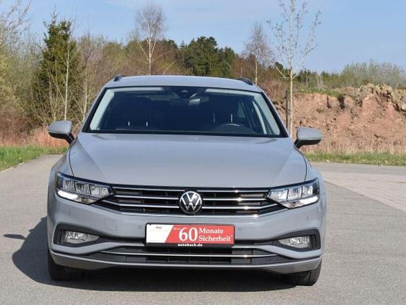 Gebraucht VW Passat Business 122 PS (89 kW) 2022 Grau Kombi