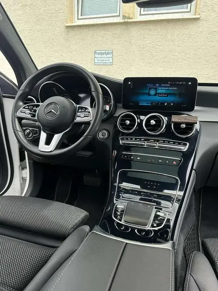 Gebraucht Mercedes GLC200 Exclusive 197 PS (144 kW) 2020 SUV