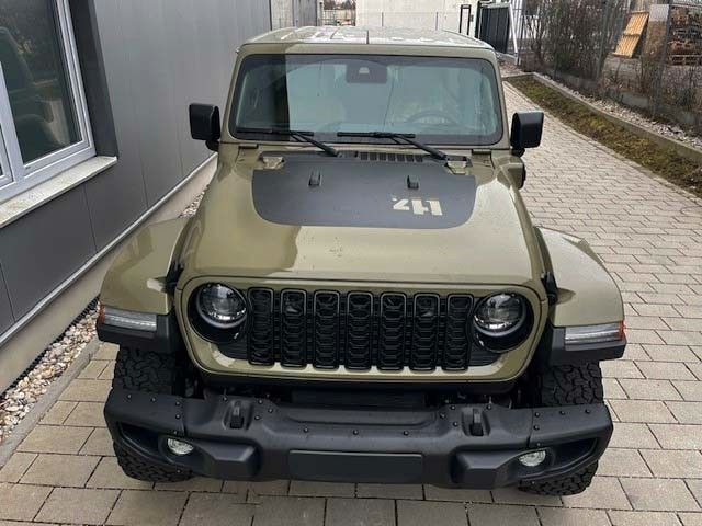 Neu Jeep Wrangler 381 PS (280 kW) 2025 Grün SUV
