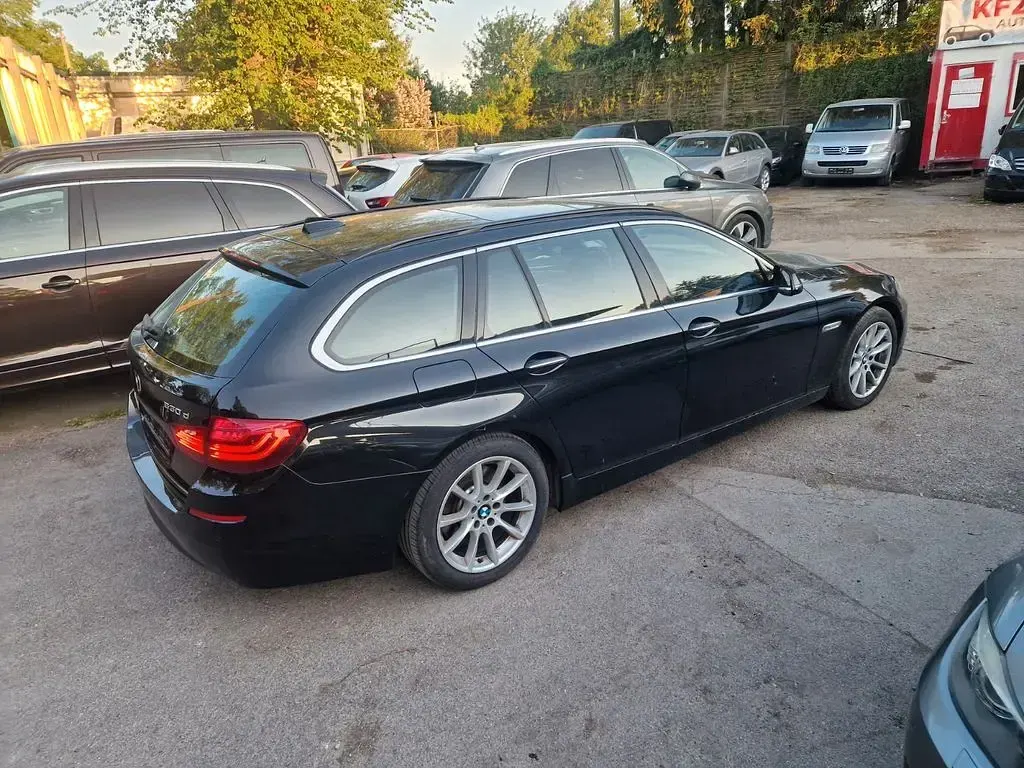 Gebraucht BMW 530 Performance 258 PS (189 kW) 2016 Schwarz Kombi