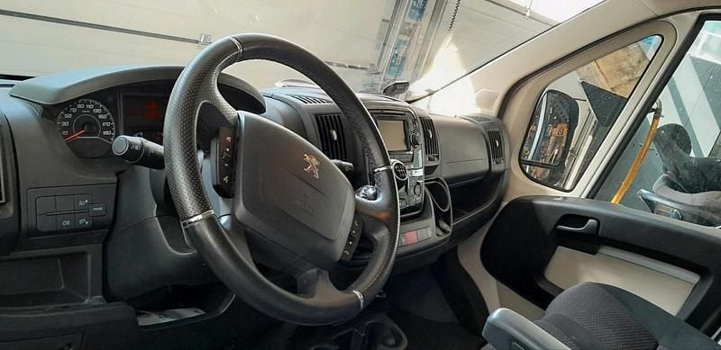 Weiß Gebraucht 2017 Peugeot Boxer Van | 24.500 € - Bild 1/4