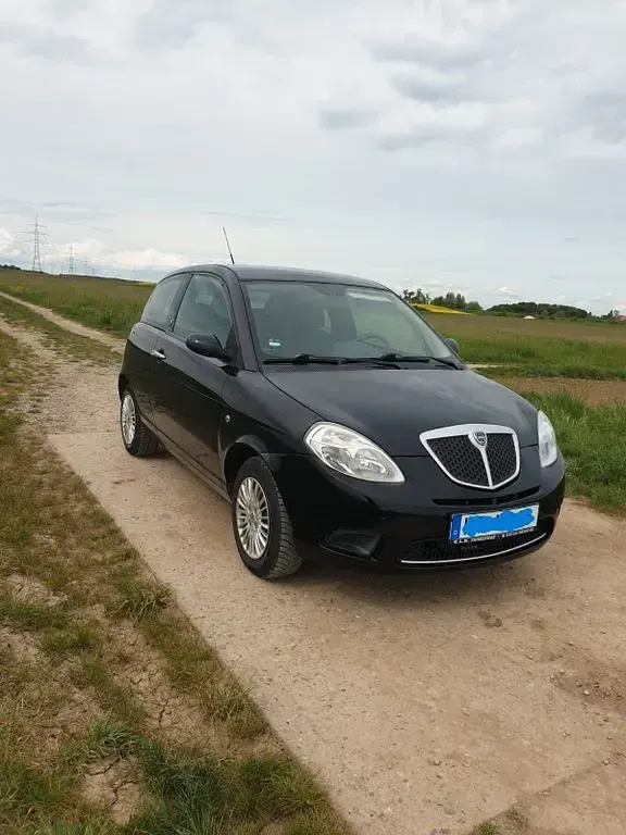 Usata Lancia Ypsilon 60 CV (44 kW) 2007 Nero Utilitaria