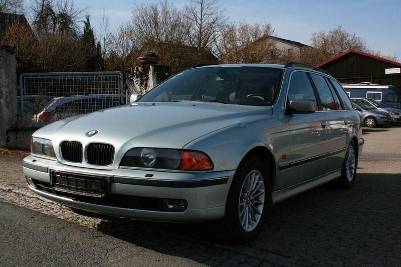 Gebraucht BMW 530 184 PS (135 kW) 2000 Grün Kombi