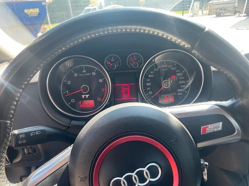 Second-hand Audi TT 200 CP (147 kW) 2006 Roșu Coupe