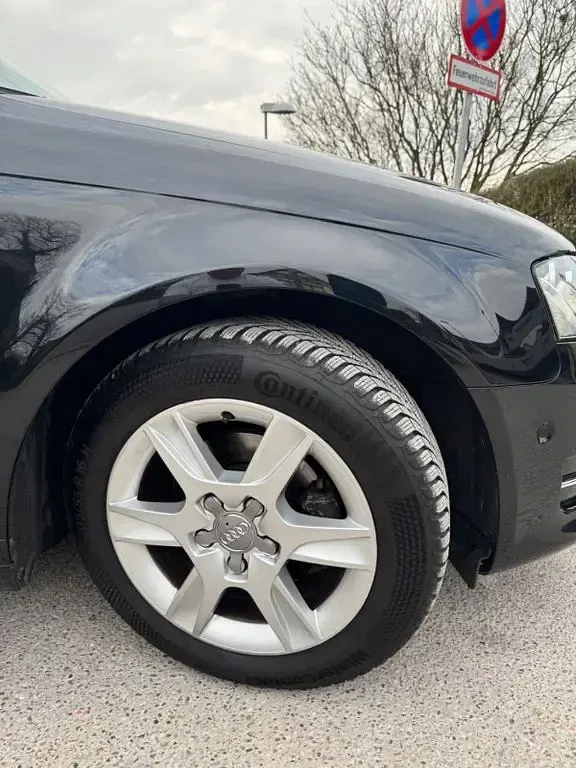Gebraucht Audi A3 Attraction 105 PS (77 kW) 2011 Schwarz Kleinwagen