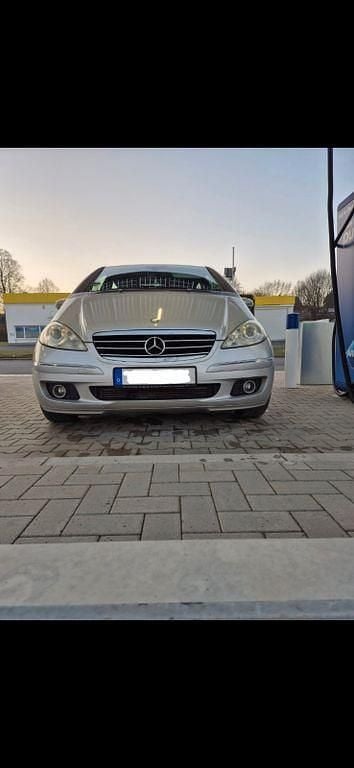 Silber Gebraucht 2005 Mercedes A200 Avantgarde Van / Kleinbus | 1.300 € (Fairer Preis) - Bild 1/4