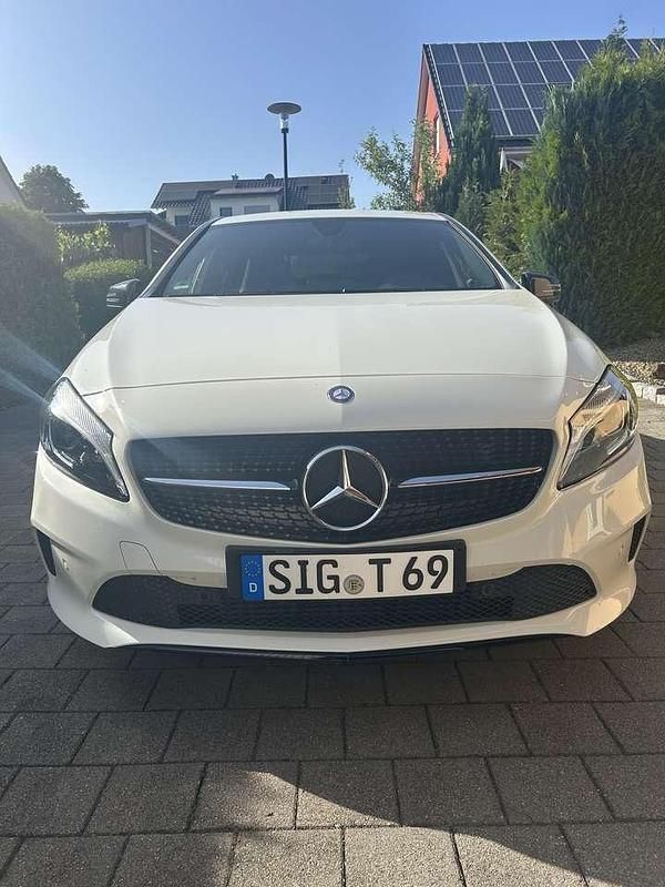 Gebraucht 2016 Mercedes A160 Night Limousine | 14.800 € (Fairer Preis) - Bild 1/4