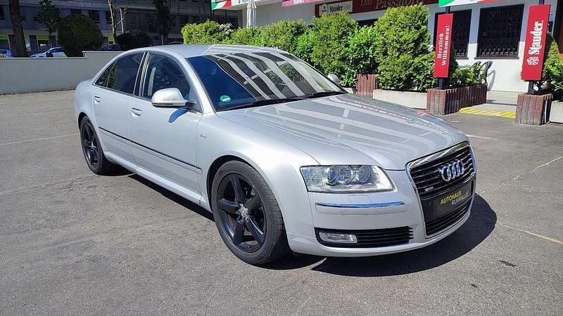 Silber Gebraucht 2010 Audi A8 Limousine | 9.990 € - Bild 1/4