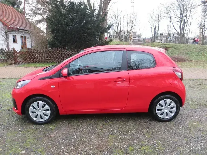 Gebraucht Peugeot 108 Active 69 PS (50 kW) 2017 Rot Kleinwagen