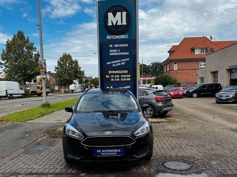 Gebraucht Ford Focus Trend 125 PS (91 kW) 2015 Schwarz Limousine