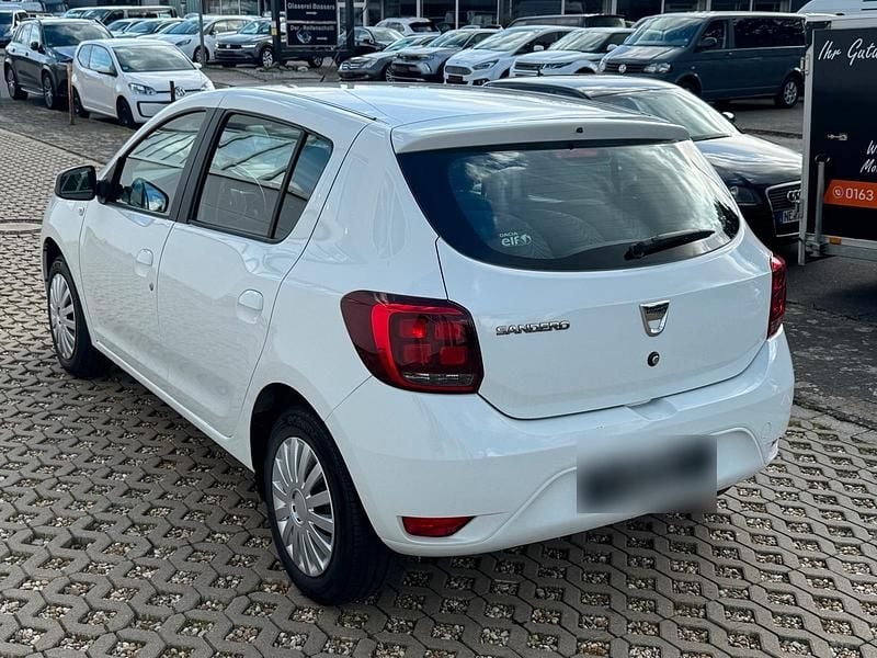 Gebraucht Dacia Sandero Lauréate 73 PS (53 kW) 2017 Weiß Limousine
