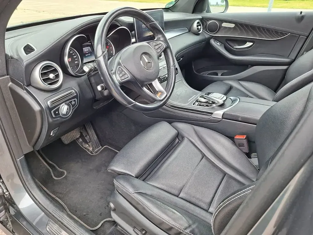 Gebraucht Mercedes GLC350 320 PS (235 kW) 2018 Grau SUV