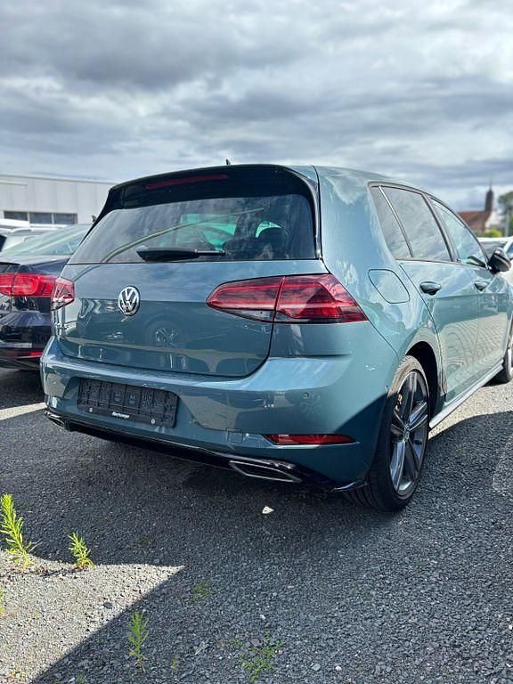 Second-hand VW Golf VII Sound 116 CP (85 kW) 2019 Albastru Berlinǎ
