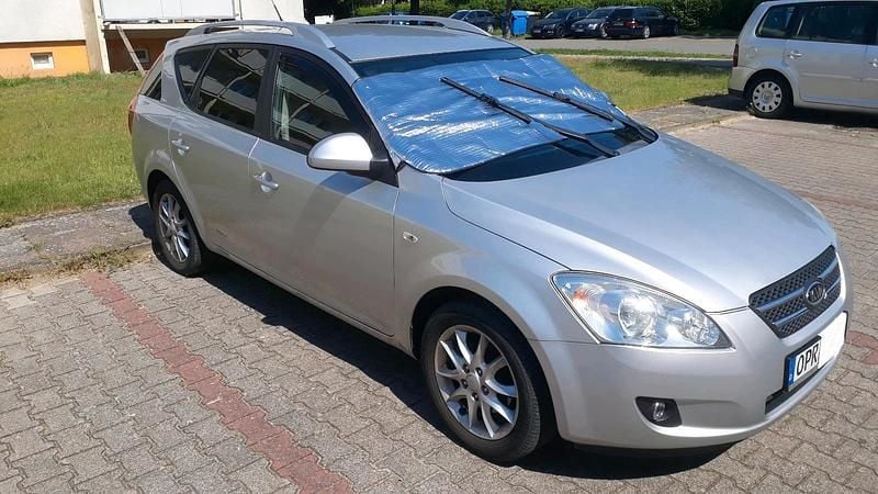 Silber Gebraucht 2008 Kia Ceed Kleinwagen | 1.900 € (Guter Preis) - Bild 1/4