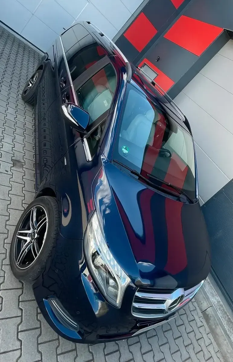 Gebraucht Mercedes V250 Edition 190 PS (139 kW) 2014 Blau Van / Kleinbus