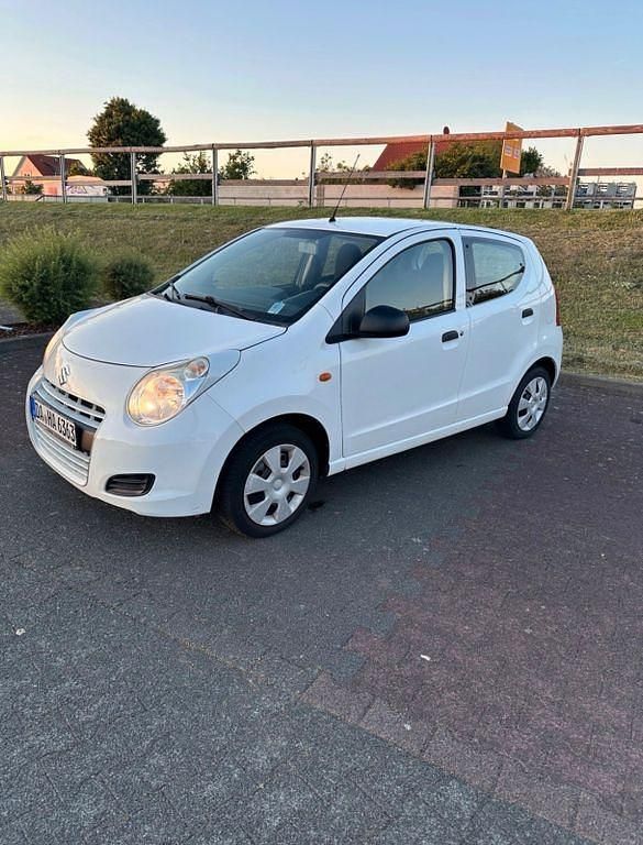 Gebraucht Suzuki Alto 68 PS (50 kW) 2011 Weiß Kleinwagen