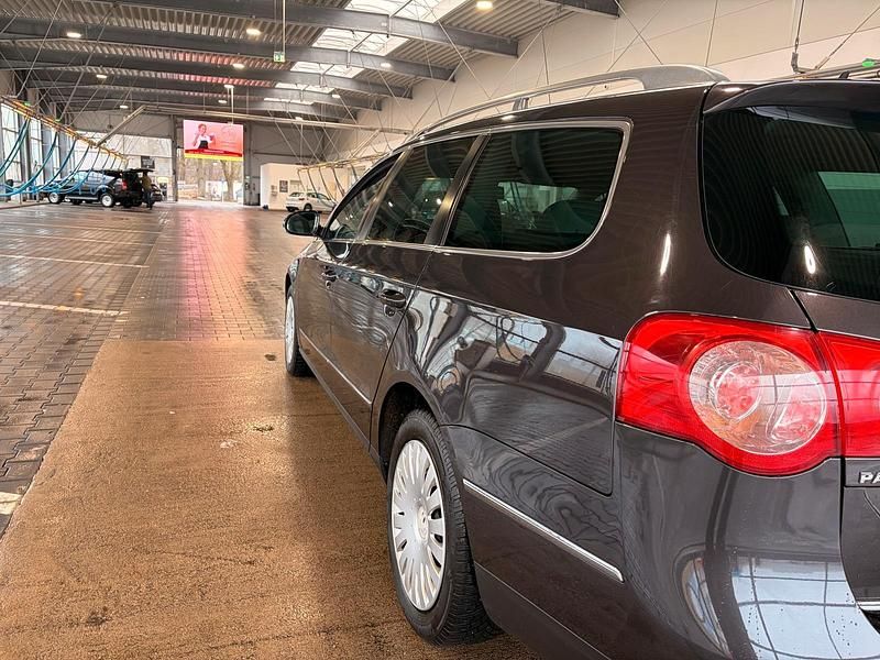 Gebraucht VW Passat 150 PS (110 kW) 2006 Braun Kombi