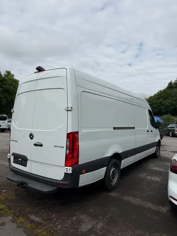Gebraucht Mercedes Sprinter 170 PS (125 kW) 2023 Weiß Van