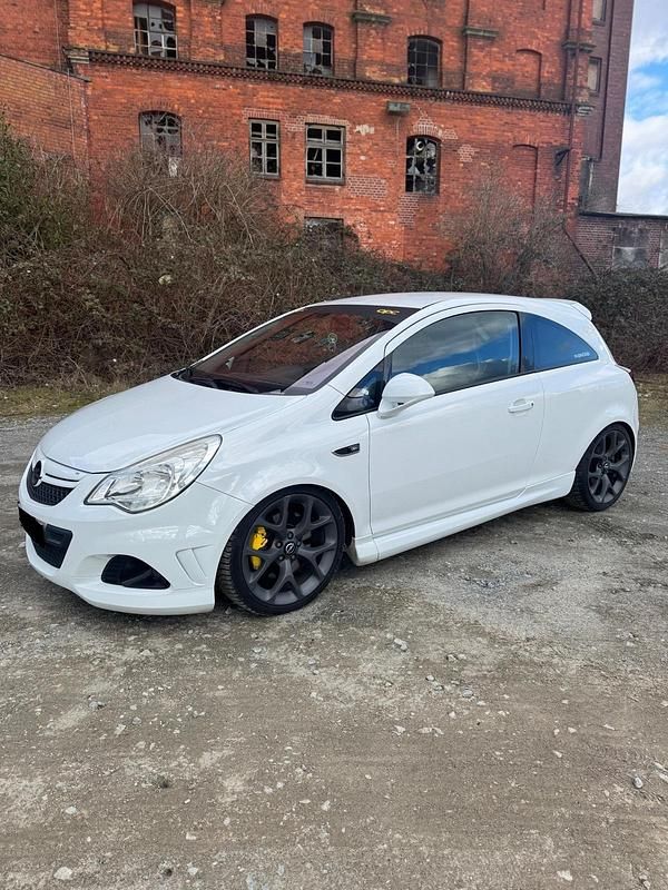Gebraucht Opel Corsa OPC 230 PS (169 kW) 2011 Weiß Kleinwagen