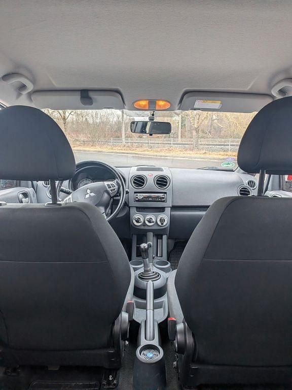 Gebraucht Mitsubishi Colt Top 95 PS (69 kW) 2011 Rot Kleinwagen