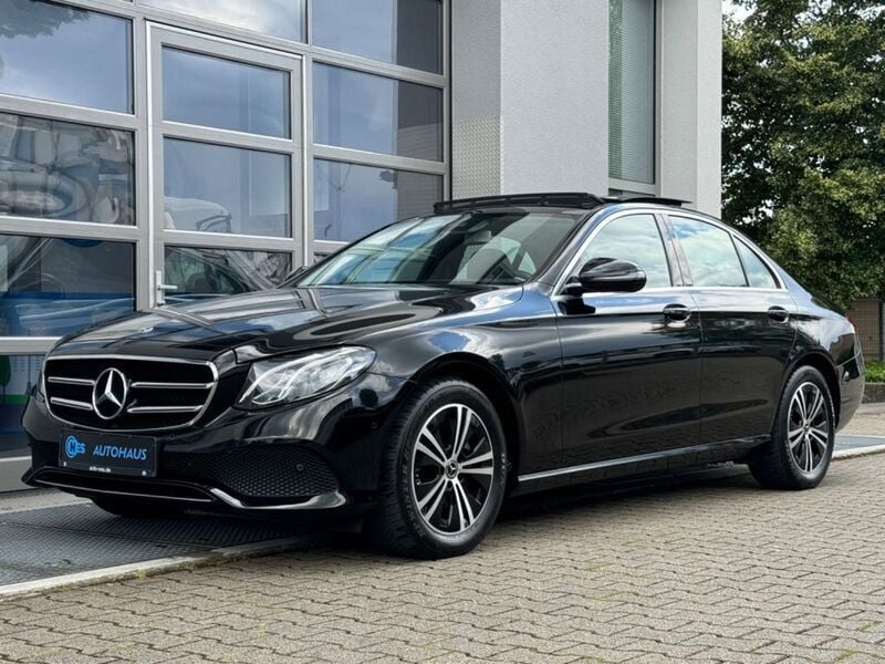 Obsidianschwarz Gebraucht 2020 Mercedes E200 Avantgarde Limousine | 28.790 € (Etwas zu teuer) - Bild 1/4