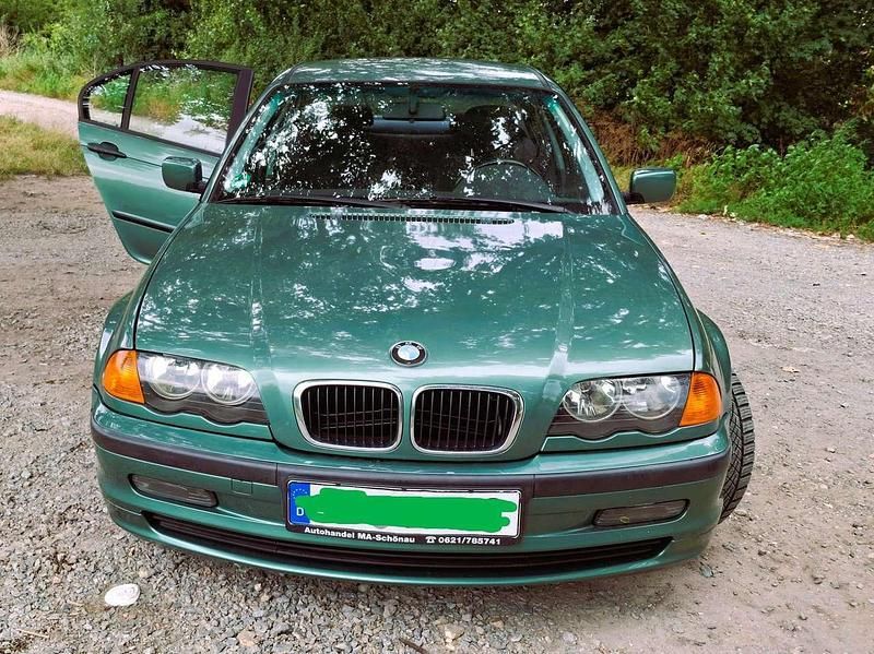 Grün Gebraucht 1999 BMW 316 Performance Limousine | 2.500 € (Etwas zu teuer) - Bild 1/4