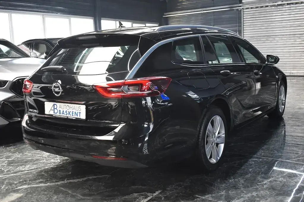 Gebraucht Opel Insignia Elegance 122 PS (89 kW) 2023 Schwarz Kombi