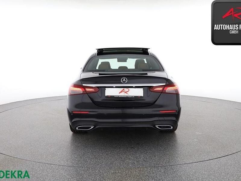 Gebraucht Mercedes E220 AMG 194 PS (142 kW) 2021 Obsidianschwarz Limousine