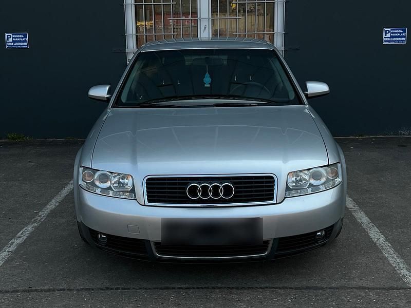 Gebraucht Audi A4 131 PS (96 kW) 2001 Silber Limousine