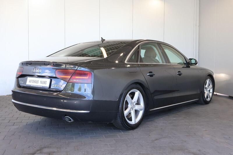 Second-hand Audi A8 Comfort 351 CP (258 kW) 2010 Gri Berlinǎ