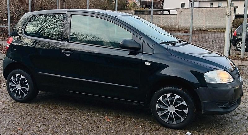 Second-hand VW Fox 66 CP (48 kW) 2006 Negru Hatchback