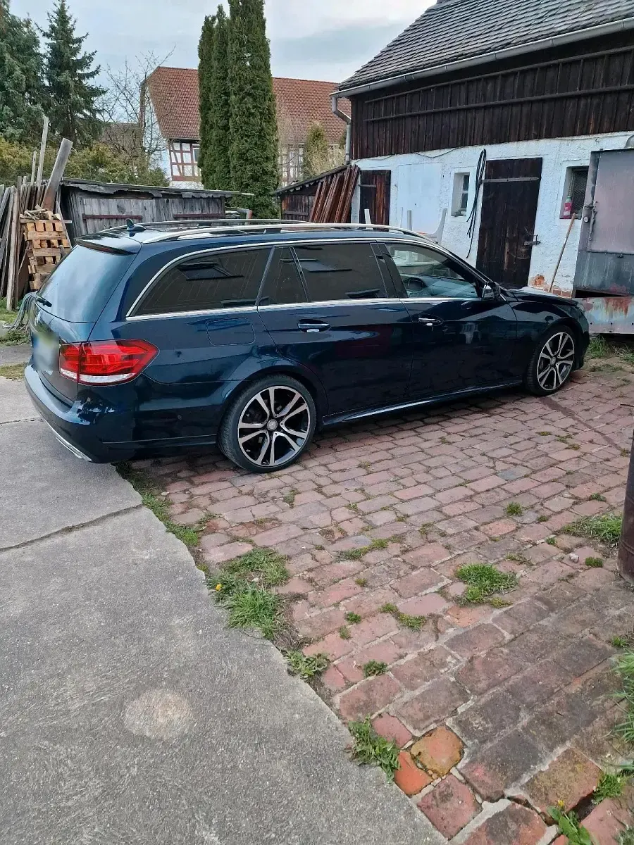 Gebraucht Mercedes E350 AMG 258 PS (189 kW) 2016 Blau Kombi