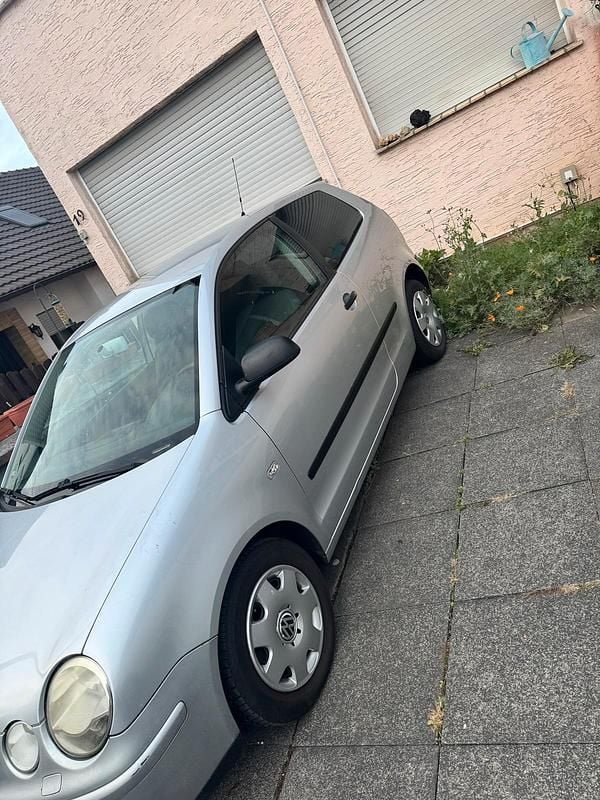 Second-hand VW Polo 68 CP (50 kW) 2003 Argintiu Hatchback