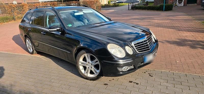 Używany Mercedes E280 190 KM (139 kW) 2007 Czarny Kombi