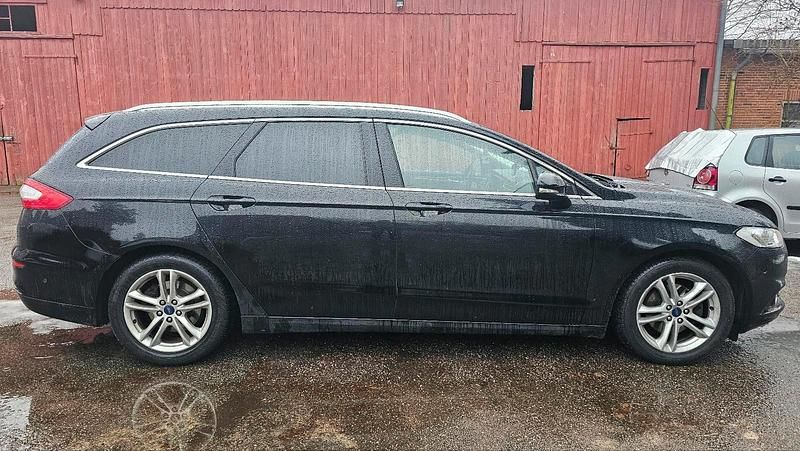 Gebraucht Ford Mondeo 150 PS (110 kW) 2016 Schwarz Kombi