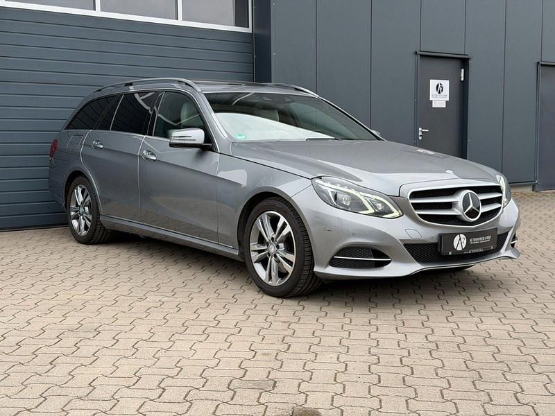Gebraucht Mercedes E250 211 PS (155 kW) 2013 Silber Kombi