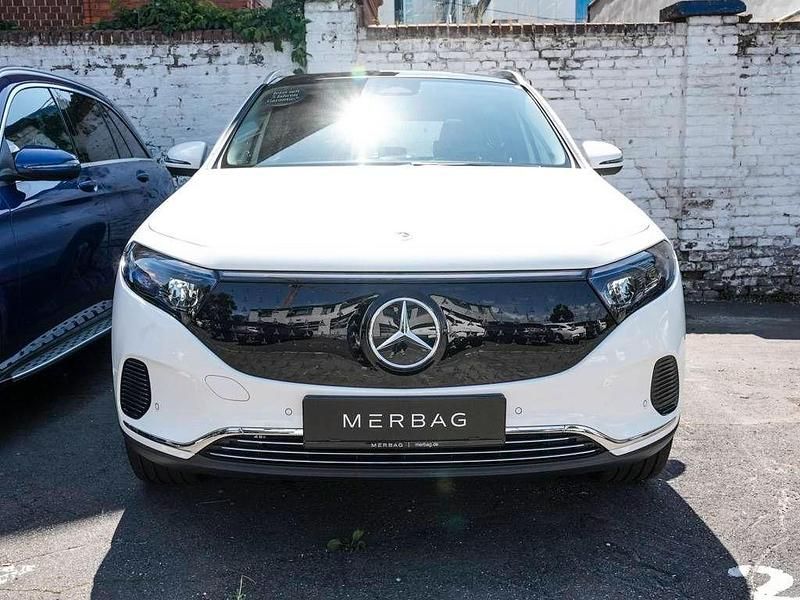Gebraucht Mercedes EQA300 Progressive 228 kW (310 PS) 2024 Polarweiß SUV